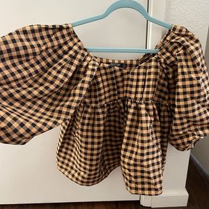 Gingham puff sleeve shirt